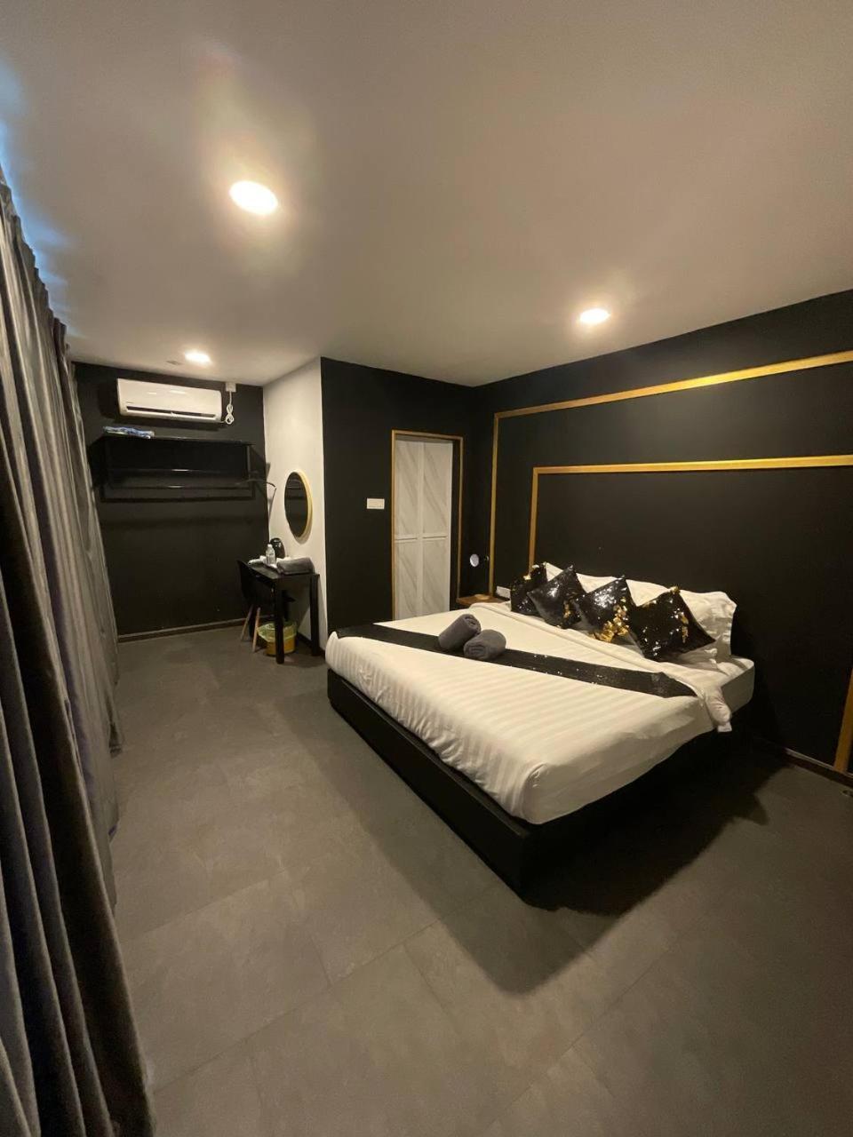 The Sky Inn Kuantan Extérieur photo